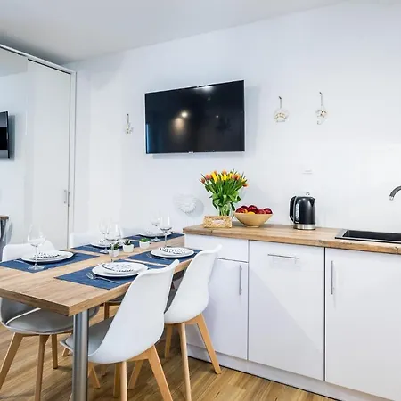 8b Blue Marine Basen Brodziki Plac Zabaw The Of Przy Plaz アパート