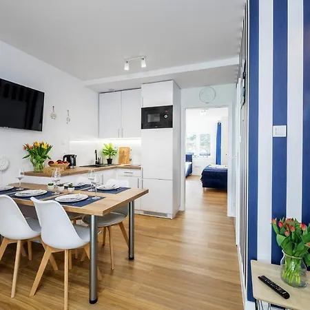 8b Blue Marine Basen Brodziki Plac Zabaw The Of Przy Plaz アパート ポッドンビエ