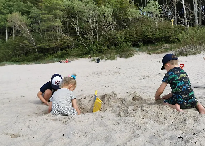 8b Blue Marine Basen Brodziki Plac Zabaw The Of Przy Plaz Поддомбе